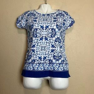 5/$25 db women short‎ sleeve blue/white floral blouse size small